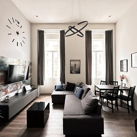 Contemporary Jindrisska Apartment Прага Екстер'єр фото