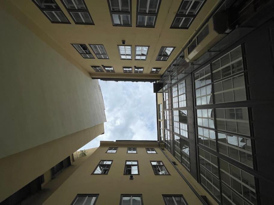 Contemporary Jindrisska Apartment Прага Екстер'єр фото