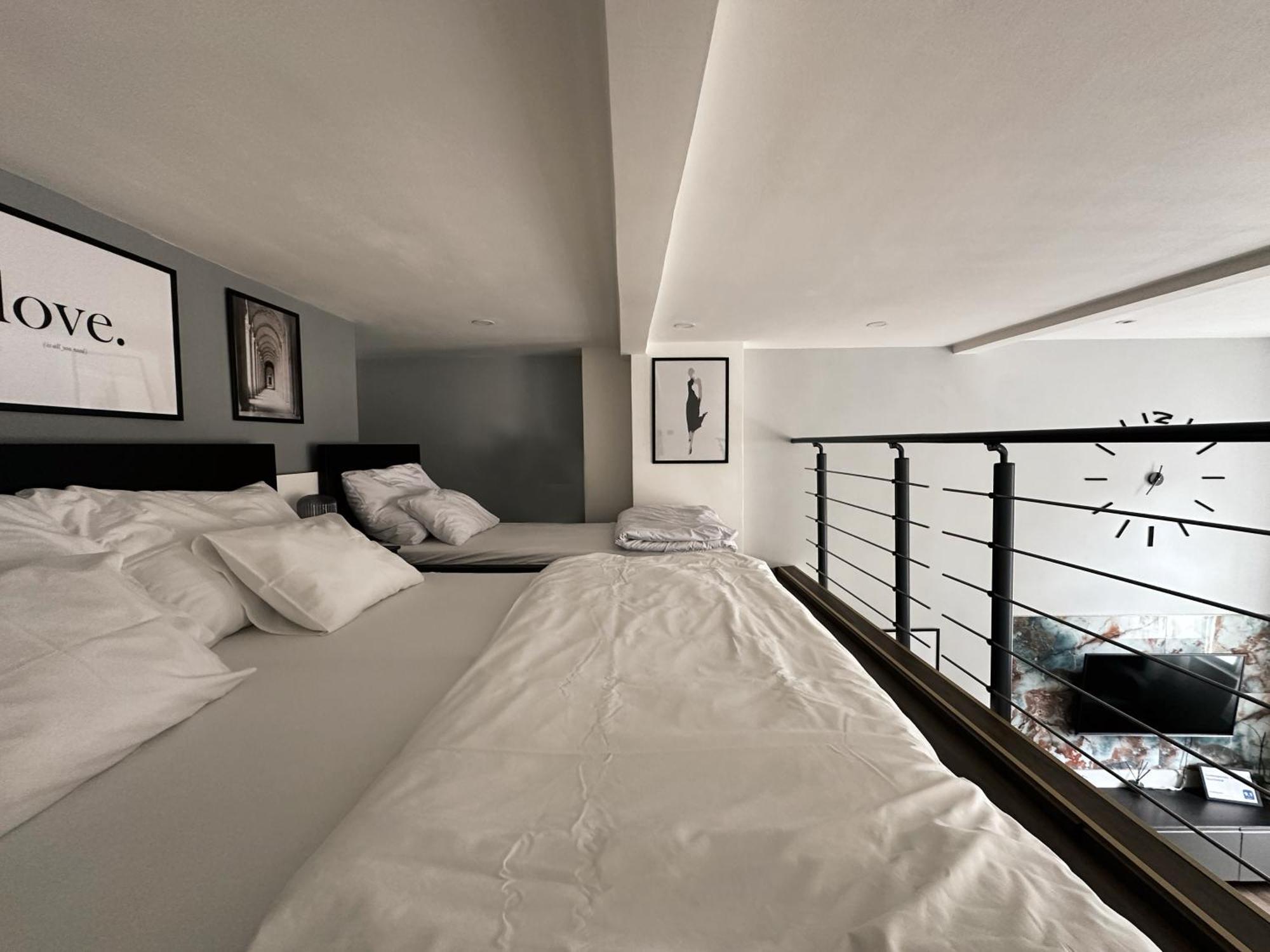 Contemporary Jindrisska Apartment Прага Екстер'єр фото